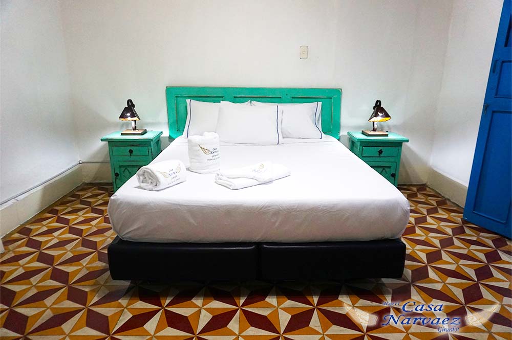 Free HTML5 Bootstrap Template by FreeHTML5.co